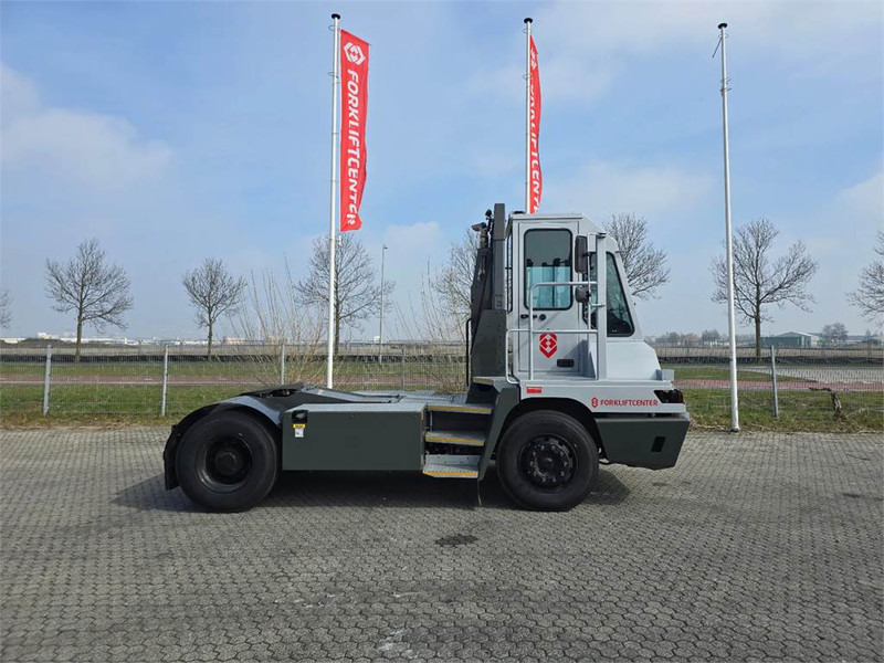 Tracteur portuaire Terberg YT220: photos 13