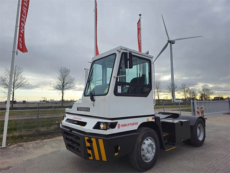Terberg YT220 - Tracteur portuaire: photos 1 Terberg YT220 - Tracteur portuaire: photos 1