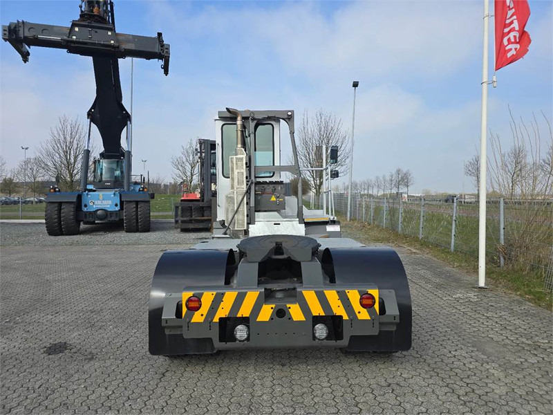 Tracteur portuaire Terberg YT220: photos 12