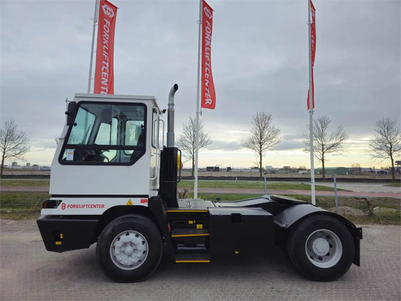 Terberg YT220 - Tracteur portuaire: photos 4 Terberg YT220 - Tracteur portuaire: photos 4