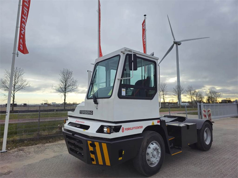 Terberg YT220 - Tracteur portuaire: photos 2 Terberg YT220 - Tracteur portuaire: photos 2