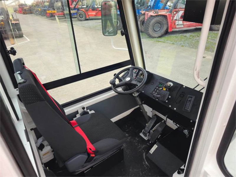 Tracteur portuaire Terberg YT220: photos 14