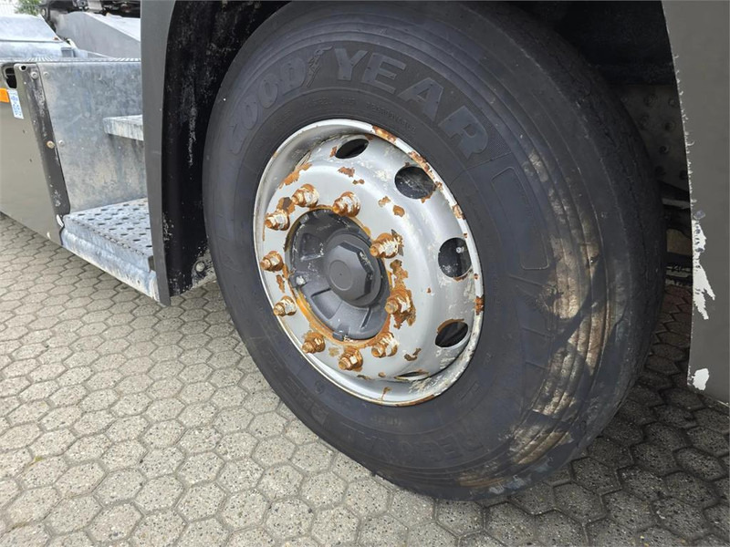 Tracteur portuaire Terberg YT223: photos 13