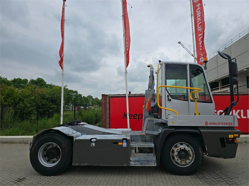 Terberg YT223 - Tracteur portuaire: photos 3 Terberg YT223 - Tracteur portuaire: photos 3