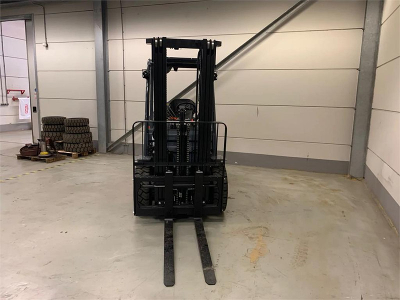 Toyota 02-8FGF30 - Chariot élévateur à gaz: photos 5 Toyota 02-8FGF30 - Chariot élévateur à gaz: photos 5