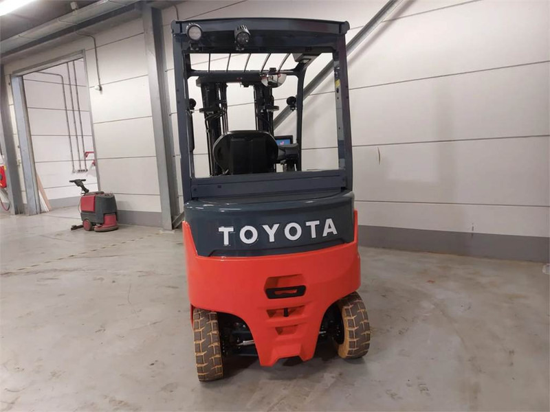 Toyota 9FBMK25T en leasing occasion Toyota 9FBMK25T: photos 8