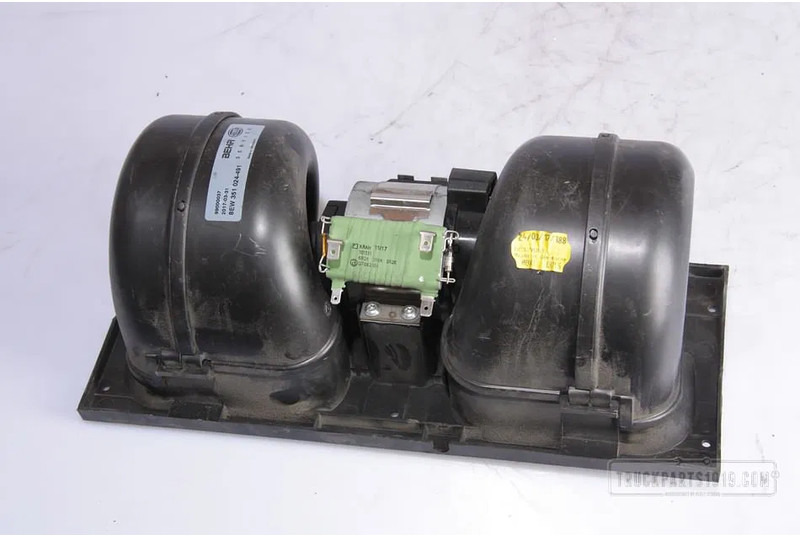 DAF 1672646 Kachel ventilator DAF XF - Chauffage/ Ventilation pour Camion: photos 1 DAF 1672646 Kachel ventilator DAF XF - Chauffage/ Ventilation pour Camion: photos 1