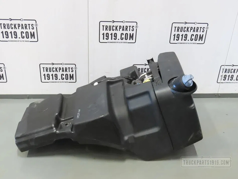 DAF 2022769 AdBlue tank CF - Système d'échappement pour Camion: photos 1 DAF 2022769 AdBlue tank CF - Système d'échappement pour Camion: photos 1