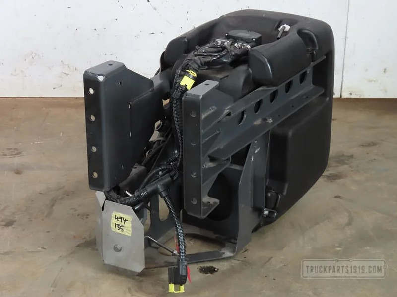 DAF Exhaust System AdBlue tank 25L DAF. - AdBlue réservoir pour Camion: photos 2 DAF Exhaust System AdBlue tank 25L DAF. - AdBlue réservoir pour Camion: photos 2