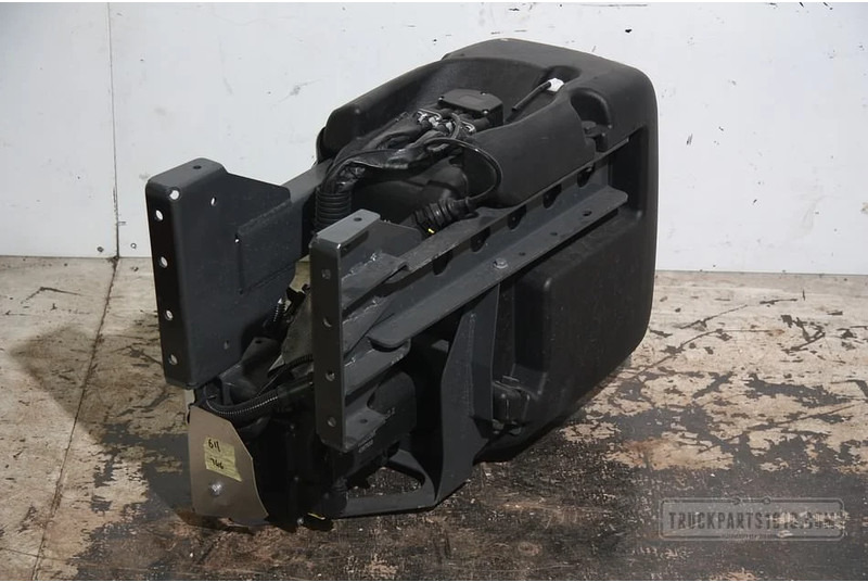 DAF Exhaust System Adblue pomp + tank - AdBlue réservoir pour Camion: photos 2 DAF Exhaust System Adblue pomp + tank - AdBlue réservoir pour Camion: photos 2