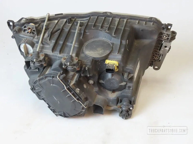 Mercedes-Benz MB A 9608201839 | Koplamp Li. MP4 - Feu avant pour Camion: photos 2 Mercedes-Benz MB A 9608201839 | Koplamp Li. MP4 - Feu avant pour Camion: photos 2