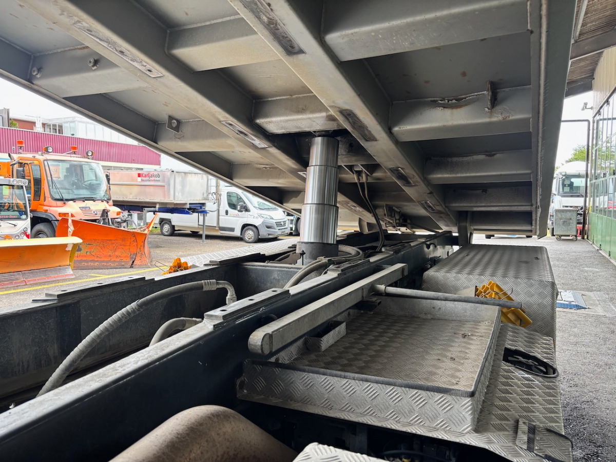 Camion benne MERCEDES Arocs 3251: photos 15