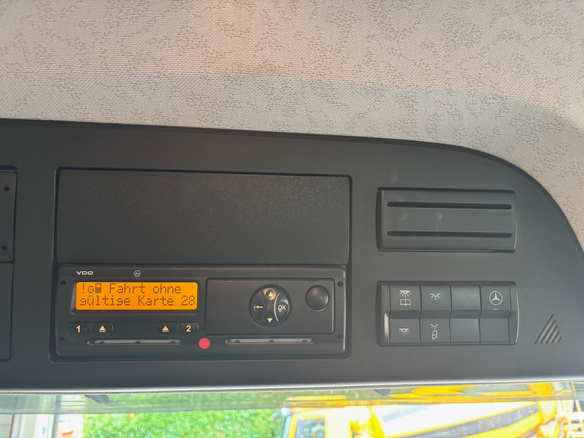 Camion benne MERCEDES Arocs 3251: photos 9