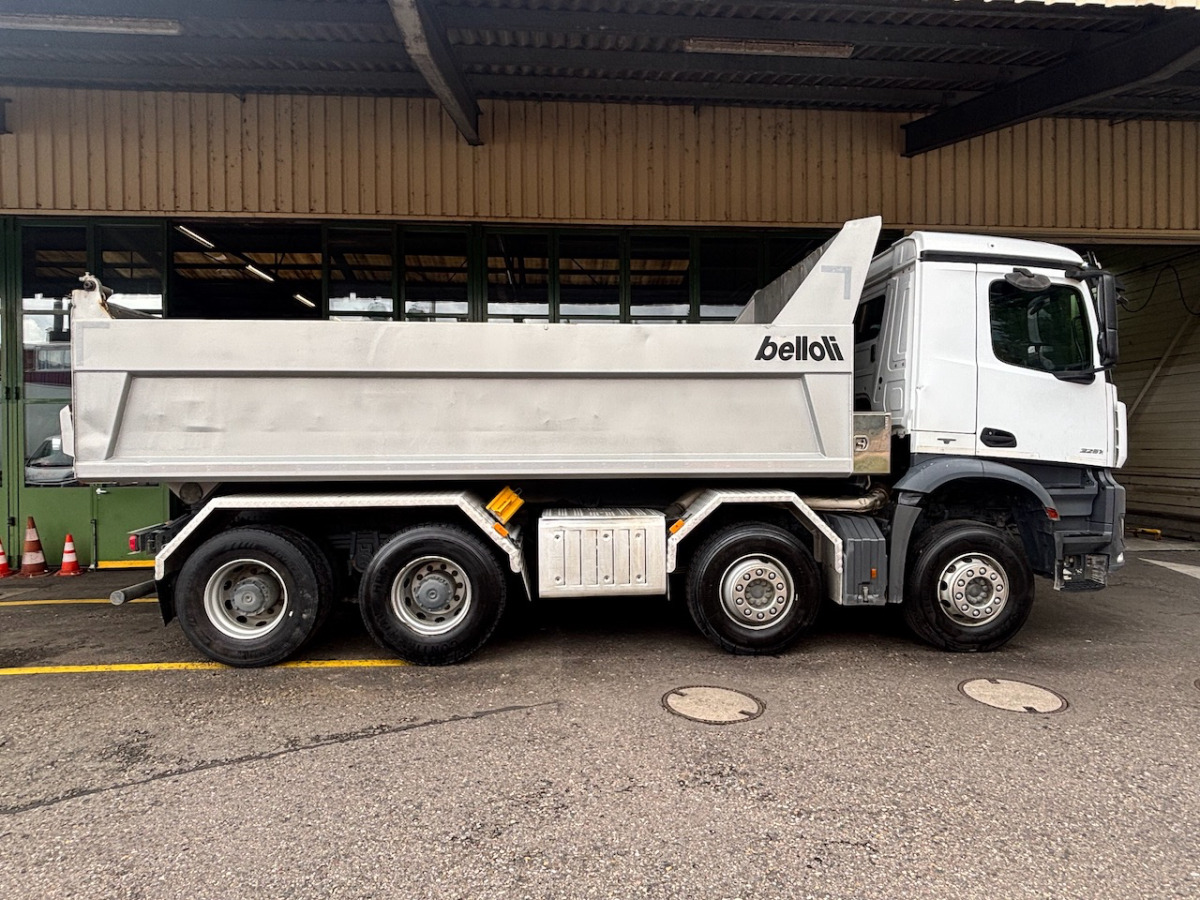 Camion benne MERCEDES Arocs 3251: photos 10
