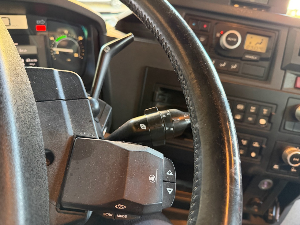 Camion benne RENAULT C520 8x4 Wechselsystem Siloki + Kipper: photos 12 Camion benne RENAULT C520 8x4 Wechselsystem Siloki + Kipper: photos 12