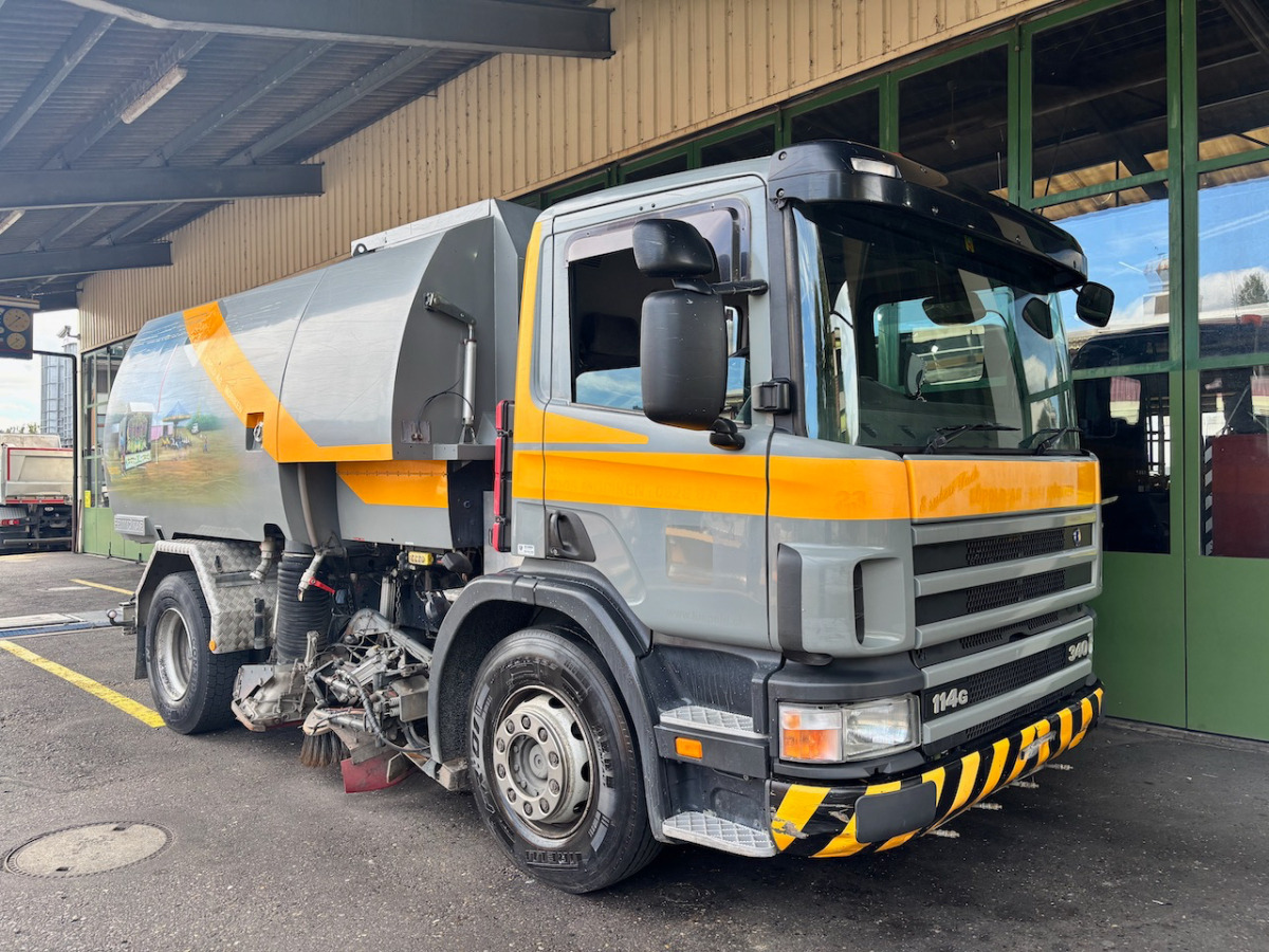 SCANIA P114 GB - Balayeuse de voirie: photos 1 SCANIA P114 GB - Balayeuse de voirie: photos 1