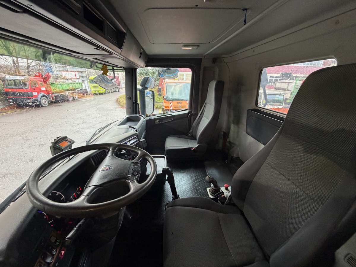 SCANIA R440 CB 8x4 - Camion ampliroll: photos 4 SCANIA R440 CB 8x4 - Camion ampliroll: photos 4