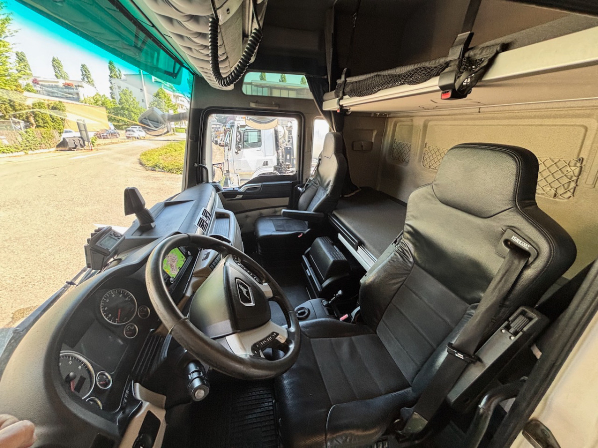 MAN TGX 18.640 - Tracteur routier: photos 4 MAN TGX 18.640 - Tracteur routier: photos 4