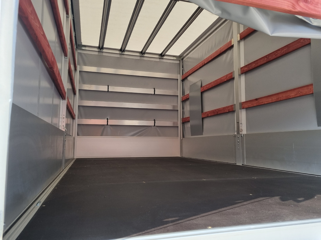 Renault Master 170 8 Pal Dachspoiler - Utilitaire rideaux coulissants (PLSC): photos 3 Renault Master 170 8 Pal Dachspoiler - Utilitaire rideaux coulissants (PLSC): photos 3