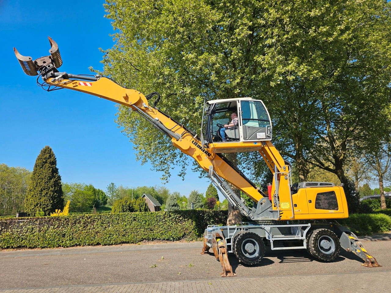 Liebherr LH 24M ( GK10 ) Mit Sortiergreifer - Pelle sur pneus: photos 5 Liebherr LH 24M ( GK10 ) Mit Sortiergreifer - Pelle sur pneus: photos 5