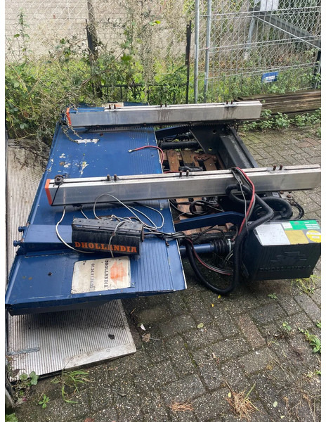 Kässbohrer 1500 KG Laadklep. Gebruikt - Semi-remorque fourgon: photos 1 Kässbohrer 1500 KG Laadklep. Gebruikt - Semi-remorque fourgon: photos 1