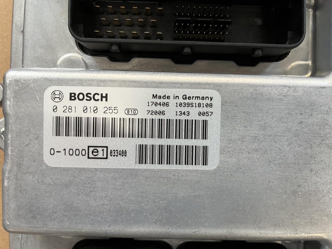 CONTROL UNIT MAN TGA 0281010255 - Bloc de gestion pour Camion: photos 2 CONTROL UNIT MAN TGA 0281010255 - Bloc de gestion pour Camion: photos 2