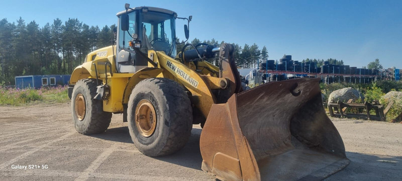 New Holland W270 - Chargeuse sur pneus: photos 2 New Holland W270 - Chargeuse sur pneus: photos 2