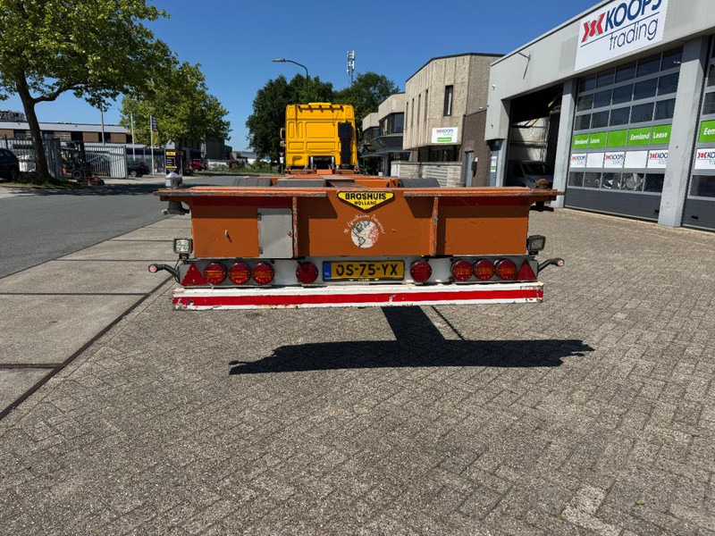 Broshuis MFCC container chassis Multi functioneel 2x 20 1x 30 1x 40 1x 45 saf assen uitschuifbaar tot 14,40 - Semi-remorque châssis: photos 5 Broshuis MFCC container chassis Multi functioneel 2x 20 1x 30 1x 40 1x 45 saf assen uitschuifbaar tot 14,40 - Semi-remorque châssis: photos 5