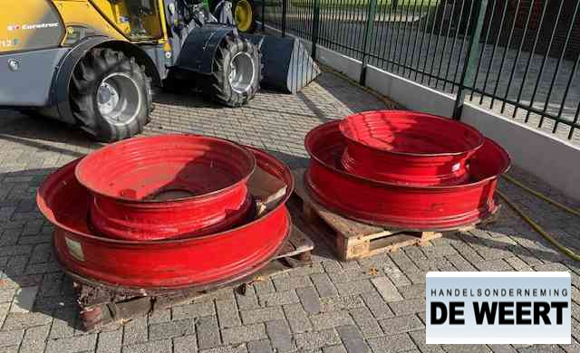 Fendt velgen 50" - Pneus et jantes pour Machine agricole: photos 1 Fendt velgen 50" - Pneus et jantes pour Machine agricole: photos 1