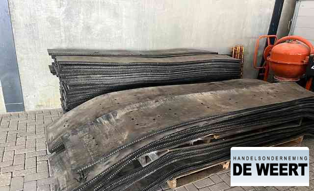 Rubber strip , slijt rubber , rubber tbv schuif - Machine agricole: photos 5 Rubber strip , slijt rubber , rubber tbv schuif - Machine agricole: photos 5