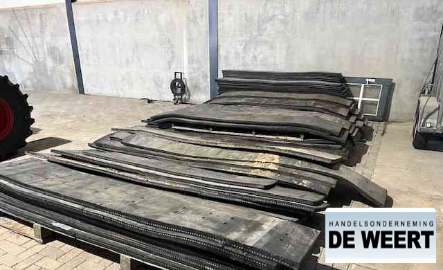 Rubber strip , slijt rubber , rubber tbv schuif - Machine agricole: photos 3 Rubber strip , slijt rubber , rubber tbv schuif - Machine agricole: photos 3