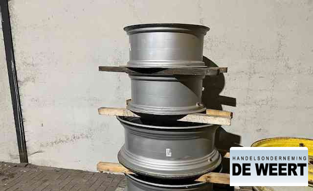 Diversen velgen 38" , voor john deere , case - Pneus et jantes pour Machine agricole: photos 1 Diversen velgen 38" , voor john deere , case - Pneus et jantes pour Machine agricole: photos 1