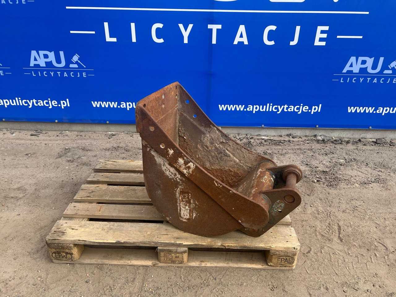 ŁYŻKA KOPIĄCA - Godet pour pelle: photos 3 ŁYŻKA KOPIĄCA - Godet pour pelle: photos 3