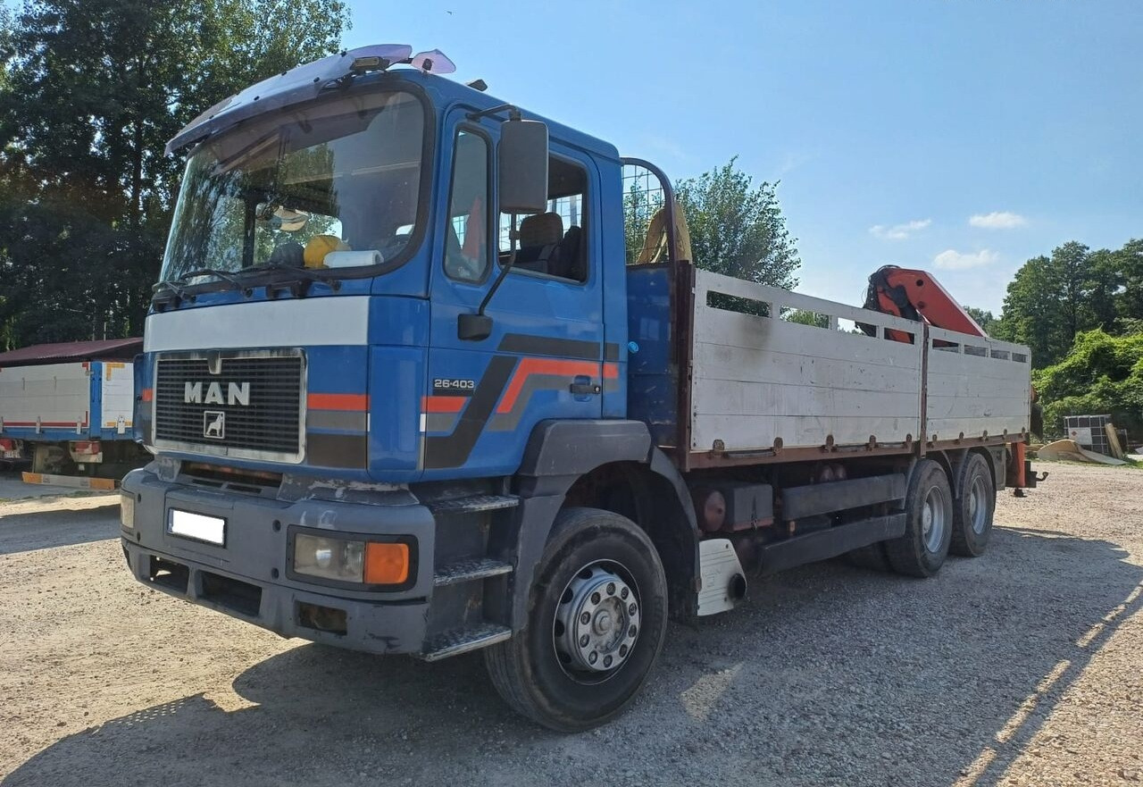 MAN 26.403 - Camion plateau, Camion grue: photos 1 MAN 26.403 - Camion plateau, Camion grue: photos 1