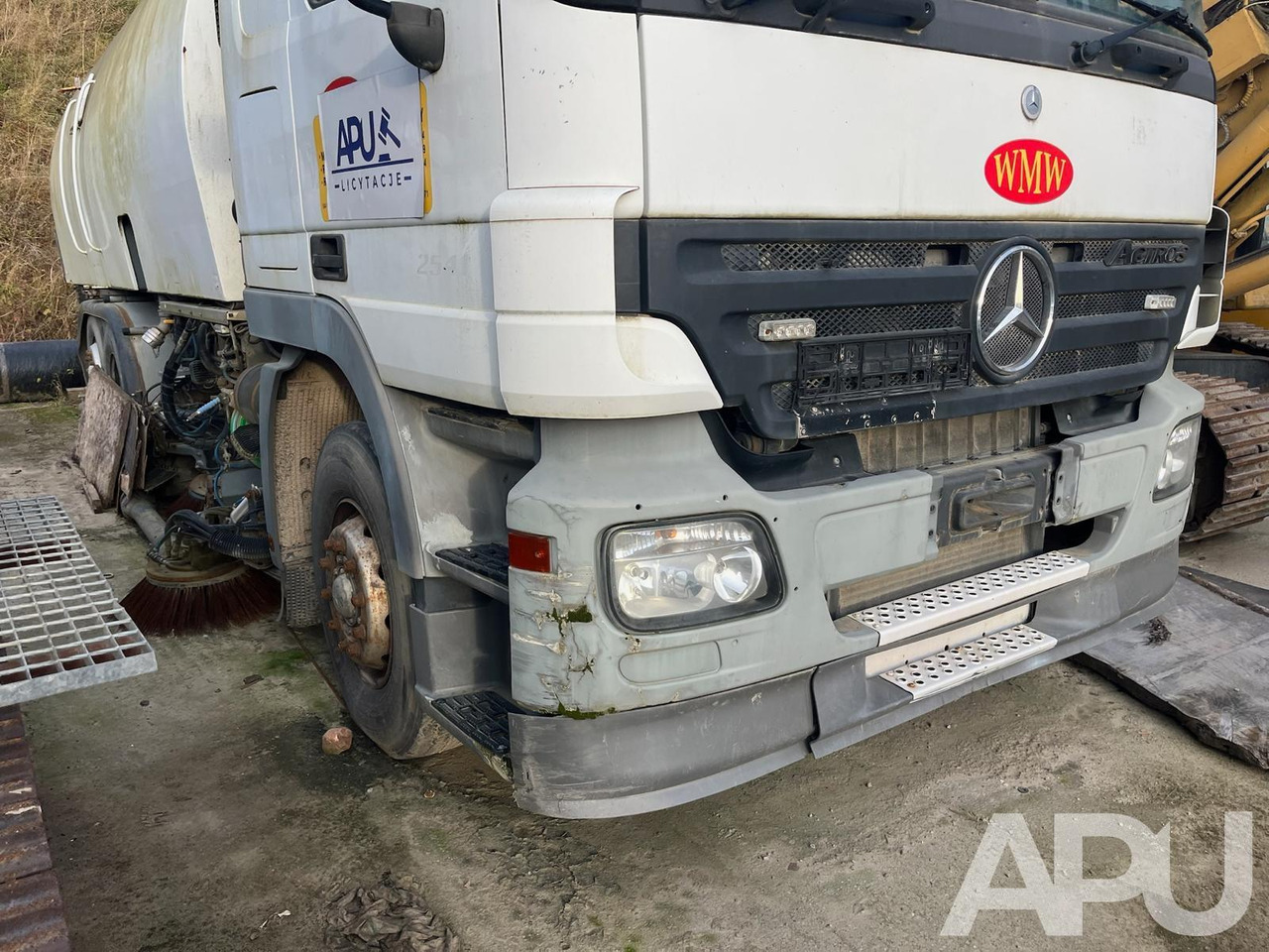 Balayeuse de voirie Mercedes-Benz Actros 2531L: photos 13 Balayeuse de voirie Mercedes-Benz Actros 2531L: photos 13