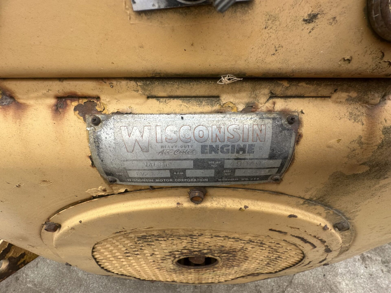 WISCONSIN ENGINE V461D poboczarka - Décapeuse: photos 4 WISCONSIN ENGINE V461D poboczarka - Décapeuse: photos 4