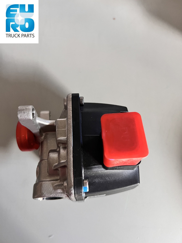 DAF Doseerklep AdBlue® CUMMINS 2115847C - Système de carburant pour Camion: photos 3 DAF Doseerklep AdBlue® CUMMINS 2115847C - Système de carburant pour Camion: photos 3