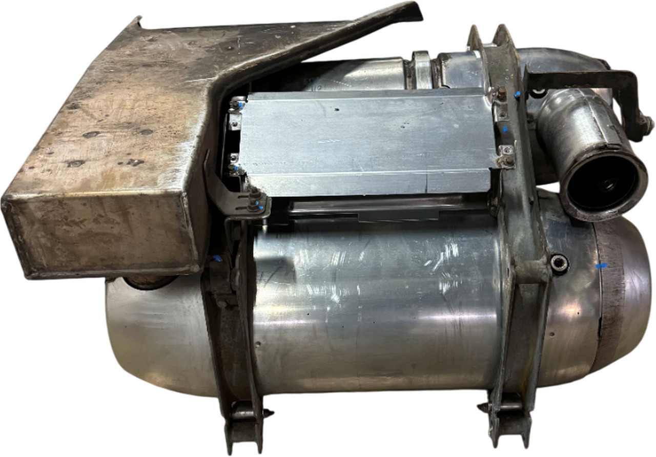 DAF LF EURO 6 KATALYSATOR COMPLEET GEREVISEERD + STATIEGELD 1714742REC - Catalyseur pour Camion: photos 2 DAF LF EURO 6 KATALYSATOR COMPLEET GEREVISEERD + STATIEGELD 1714742REC - Catalyseur pour Camion: photos 2