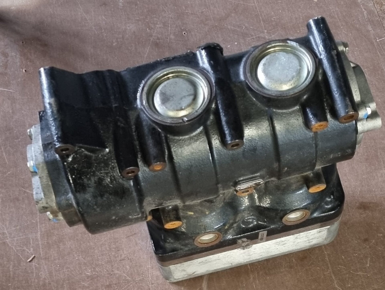 MAN TGS TGX E6 LUCHTCOMPRESSOR GERECONDITIONEERD + BORG | 51541007245 - Compresseur pour Camion: photos 3 MAN TGS TGX E6 LUCHTCOMPRESSOR GERECONDITIONEERD + BORG | 51541007245 - Compresseur pour Camion: photos 3