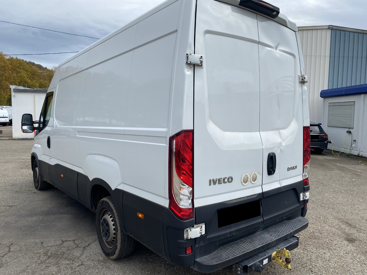 IVECO DAILY 35S18 - Fourgon utilitaire: photos 4 IVECO DAILY 35S18 - Fourgon utilitaire: photos 4