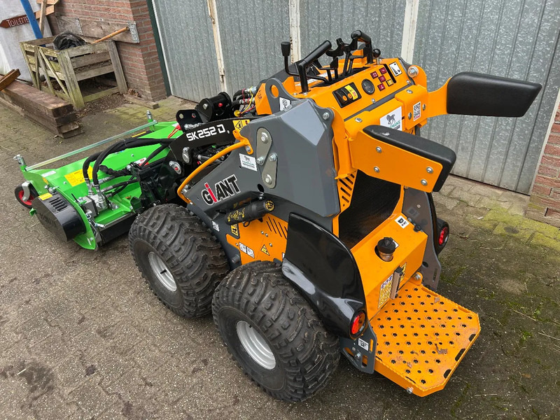 Giant SK252D + klepelmaaier - Valet de ferme: photos 3 Giant SK252D + klepelmaaier - Valet de ferme: photos 3