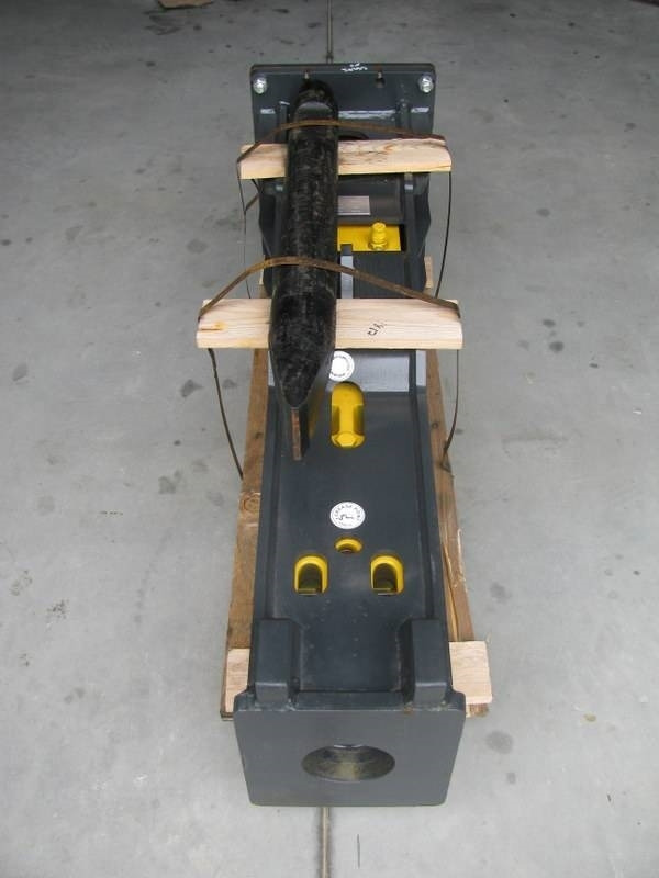 Mustang HM1302 NOVO teža 800kg  - Marteau hydraulique pour Engins de chantier: photos 4 Mustang HM1302 NOVO teža 800kg  - Marteau hydraulique pour Engins de chantier: photos 4