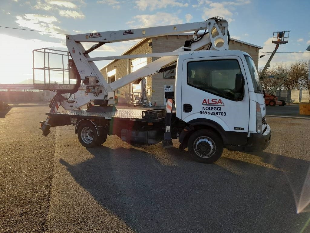 Oil & Steel 189 - Camion avec nacelle: photos 4 Oil & Steel 189 - Camion avec nacelle: photos 4