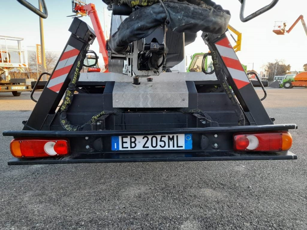 Oil & Steel 2112 - Camion avec nacelle: photos 3 Oil & Steel 2112 - Camion avec nacelle: photos 3