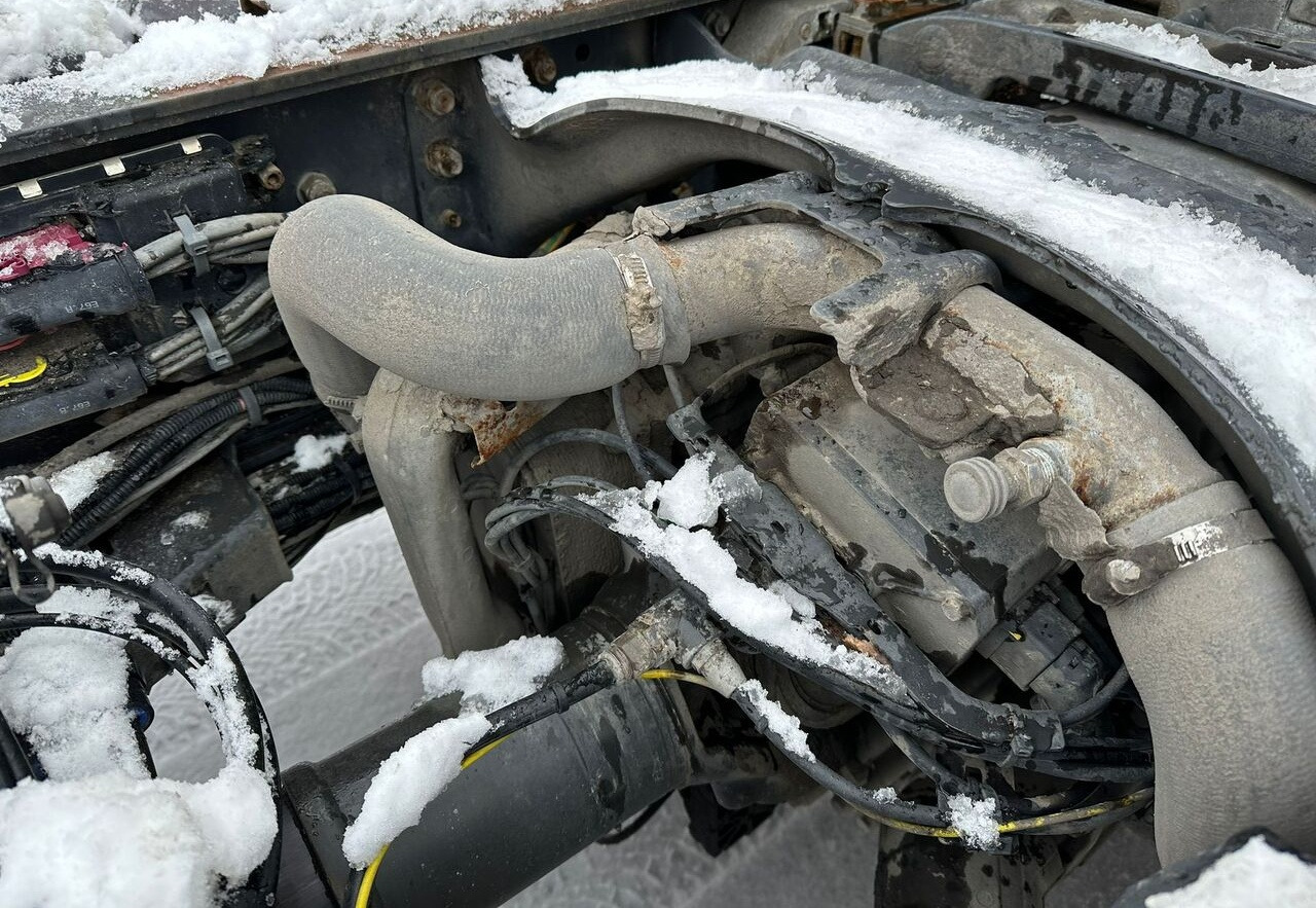 Châssis cabine Scania R520 8x4 ADR: photos 11