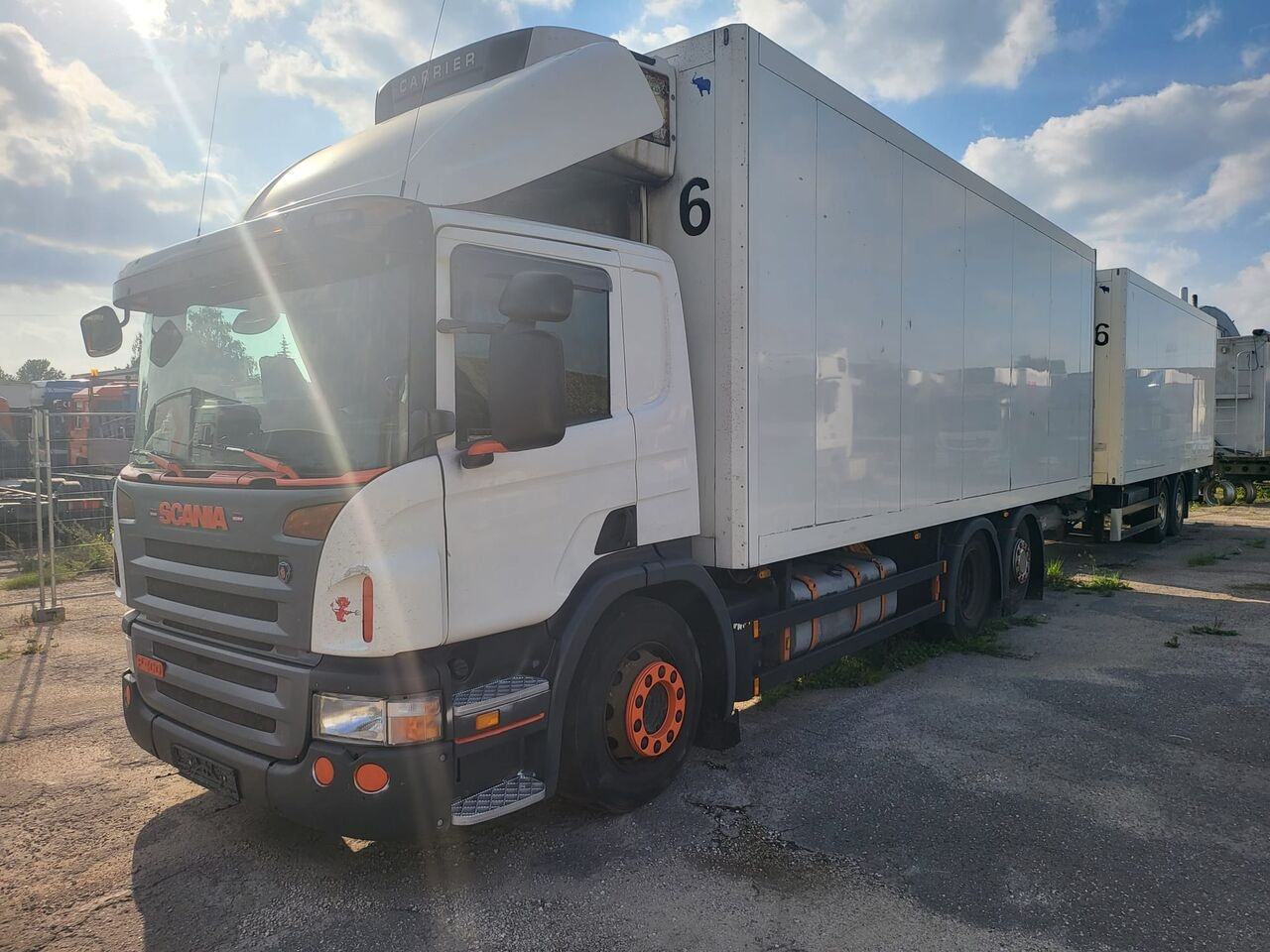 Scania Scania Schmitz Cargobull P 400 P 400 ZKO 18 - Camion frigorifique: photos 2 Scania Scania Schmitz Cargobull P 400 P 400 ZKO 18 - Camion frigorifique: photos 2
