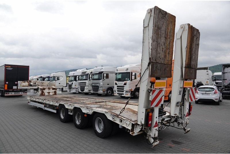 ACTM NACZEPA LAWETA / NISKOPODWOZIOWE / NAJAZDY HYDRAULICZNE / 13,6 M - Semi-remorque surbaissé: photos 4 ACTM NACZEPA LAWETA / NISKOPODWOZIOWE / NAJAZDY HYDRAULICZNE / 13,6 M - Semi-remorque surbaissé: photos 4