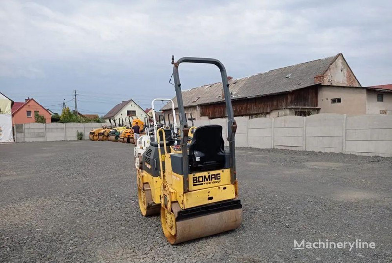 Bomag BW 100 road roller - Compacteur: photos 4 Bomag BW 100 road roller - Compacteur: photos 4