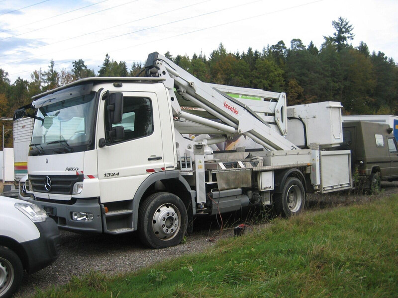 Mercedes-Benz Atego 1324 Bucket truck - Tecchio 27 m - Camion, Camion grue: photos 1 Mercedes-Benz Atego 1324 Bucket truck - Tecchio 27 m - Camion, Camion grue: photos 1