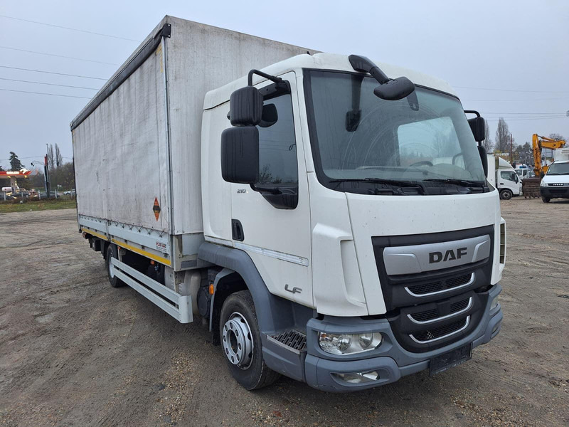 DAF LF 210 - Pritsche + Plane + DHollandia LBW 1000 kg - Camion fourgon: photos 1 DAF LF 210 - Pritsche + Plane + DHollandia LBW 1000 kg - Camion fourgon: photos 1